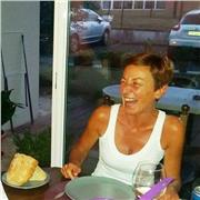Profesora de idiomas (lengua española, francés e inglés) da clases a domicilio
